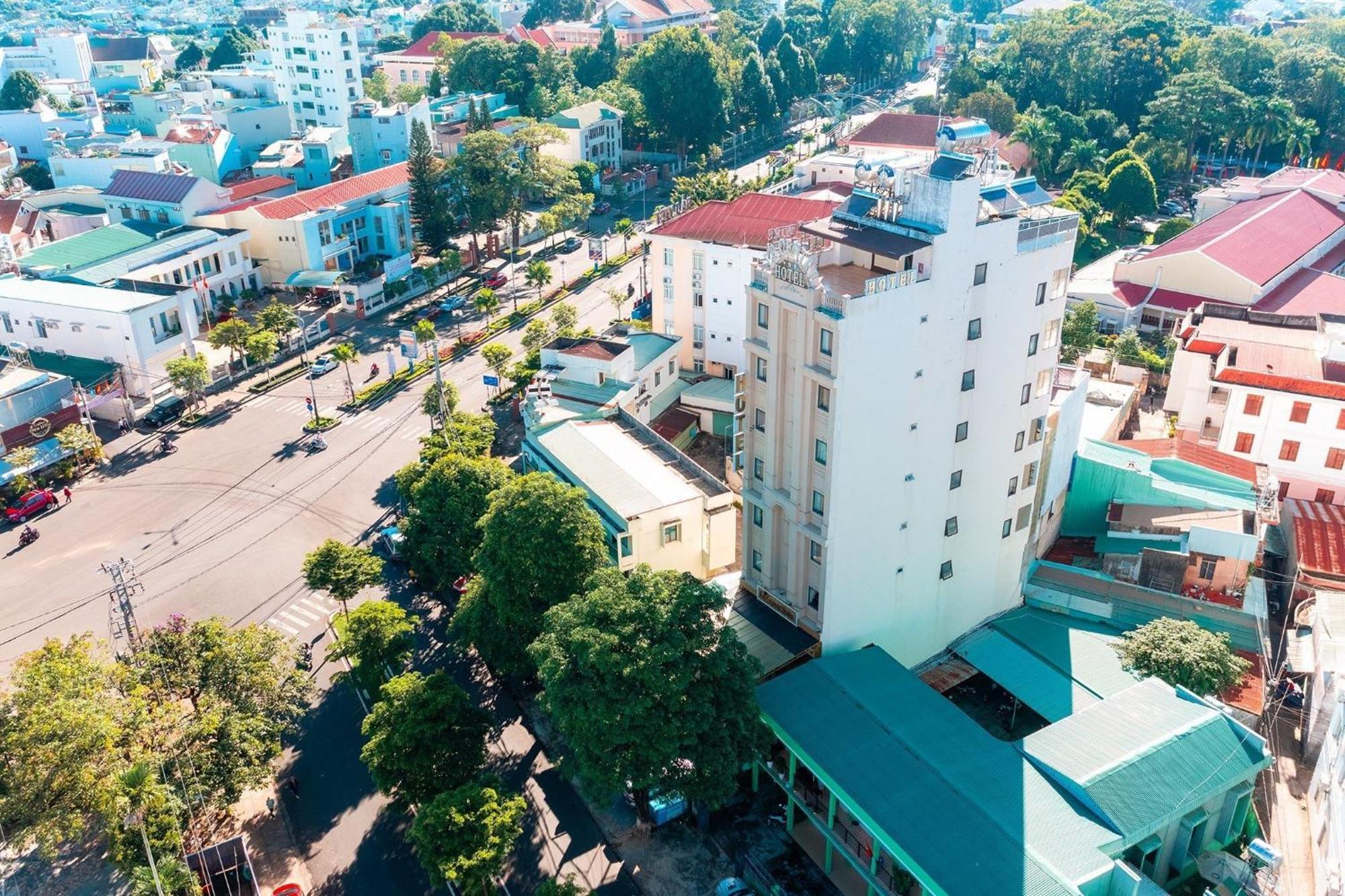 Le Centre Pleiku Hotel Luaran gambar